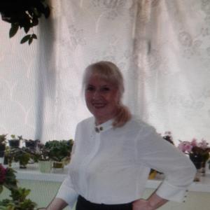 Девушки в Саратове: Валентина, 65 - ищет парня из Саратова