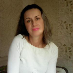 Девушки в Майкопе: Людмила, 51 - ищет парня из Майкопа