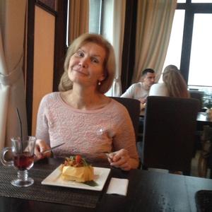 Лора, 61 год, Москва