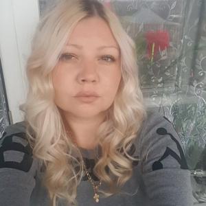 Девушки в Лабинске: Мила Солнечная, 40 - ищет парня из Лабинска