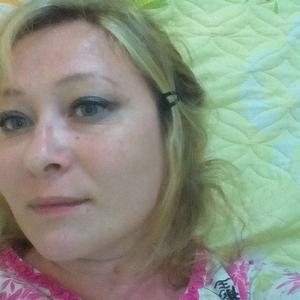 Девушки в Азнакаево: Зульфия, 49 - ищет парня из Азнакаево