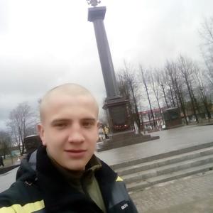 Руслан, 28 лет, Луга