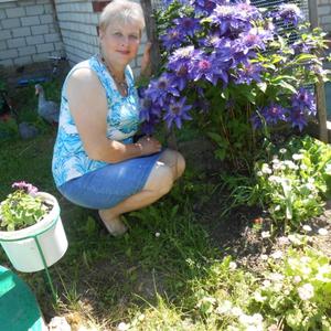 Девушки в Смоленске: Елена, 63 - ищет парня из Смоленска