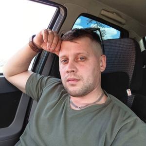 Парни в Пугачеве: Андрей, 32 - ищет девушку из Пугачева