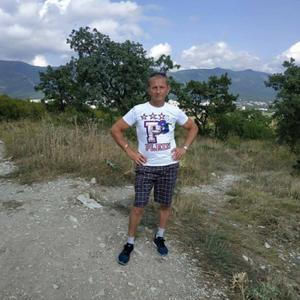 Парни в Лобне: Геннадий, 56 - ищет девушку из Лобни