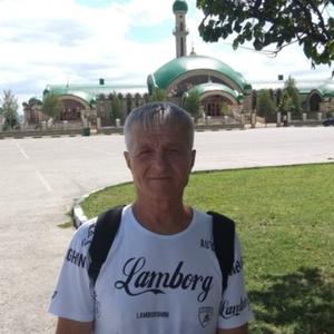 Игорь, 65 лет, Армавир