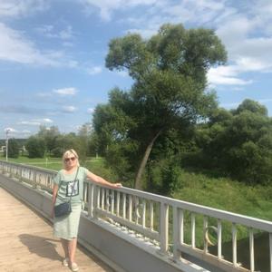 Девушки в Оренбурге: Елена, 57 - ищет парня из Оренбурга