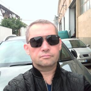 Юрий, 48 лет, Тбилиси