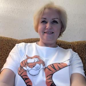 Девушки в Петрозаводске: Светлана, 57 - ищет парня из Петрозаводска