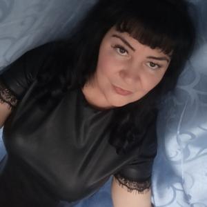 Девушки в Вологде: Elvira, 44 - ищет парня из Вологды