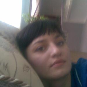 Девушки в Ессентуках: Юлия, 43 - ищет парня из Ессентуков