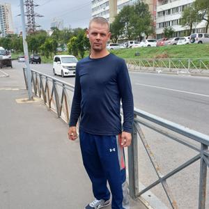 Парни в Владивостоке: Олег, 38 - ищет девушку из Владивостока
