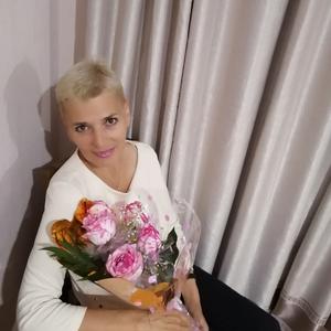 Ирина, 60 лет, Барнаул
