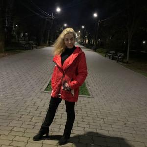 Девушки в Таганроге: Карина, 37 - ищет парня из Таганрога