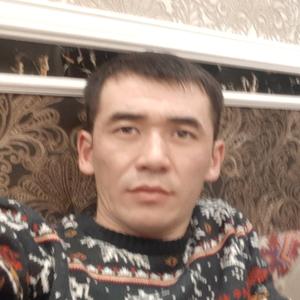 Парни в Бишкеке: Жыргалбек, 30 - ищет девушку из Бишкека