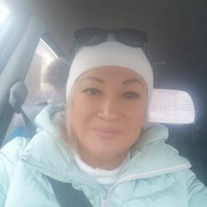 Девушки в Улан-Удэ: Наталья, 49 - ищет парня из Улан-Удэ