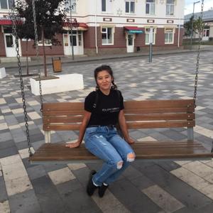 Девушки в Бирске: Арина Валиева, 20 - ищет парня из Бирска