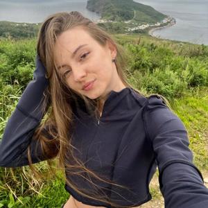Девушки в Владивостоке: Lisa, 24 - ищет парня из Владивостока