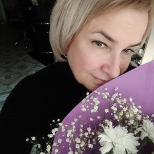 Девушки в Семикаракорске: Svetlana, 57 - ищет парня из Семикаракорска