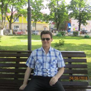 Игорь, 58 лет, Меленки
