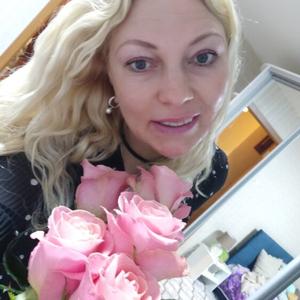 Девушки в Санкт-Петербурге: Валентина, 40 - ищет парня из Санкт-Петербурга