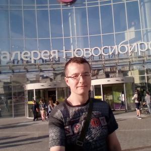 Парни в Новосибирске: Виктор, 26 - ищет девушку из Новосибирска