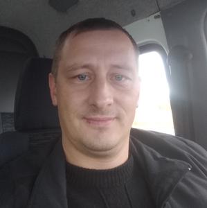Игорь, 43 года, Волхов
