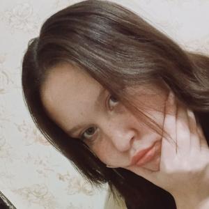Девушки в Ставрополе: Ирина, 21 - ищет парня из Ставрополя