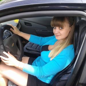 Девушки в Омске: Ирина, 33 - ищет парня из Омска