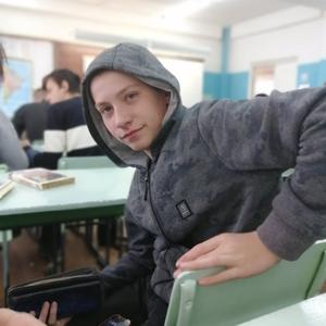 Парни в Алексине: Михаил, 20 - ищет девушку из Алексина