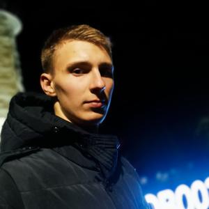 Илья, 22 года, Омск