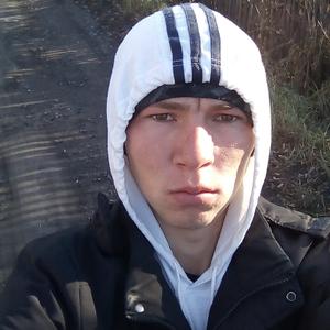 Александр, 24 года, Белово