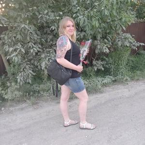 Девушки в Пскове: Valentina, 36 - ищет парня из Пскова