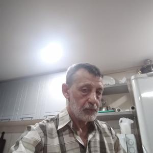 Валерий, 68 лет, Братск
