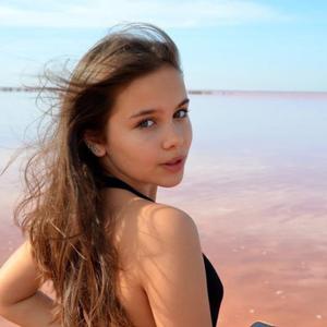 Девушки в Екатеринбурге: Таня, 24 - ищет парня из Екатеринбурга