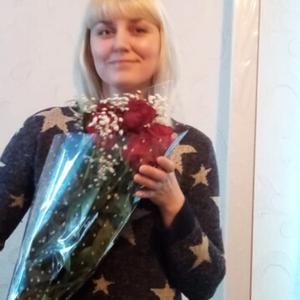 Девушки в Томске: Юли, 41 - ищет парня из Томска