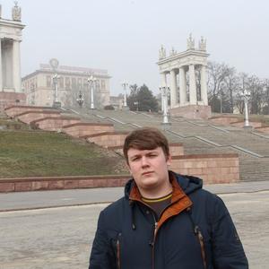 Парни в Волгограде: Евгений, 26 - ищет девушку из Волгограда