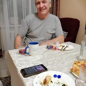 Валерий, 64 года, Якутск