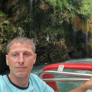 Парни в Тосно: Александр Чебанюк, 38 - ищет девушку из Тосно