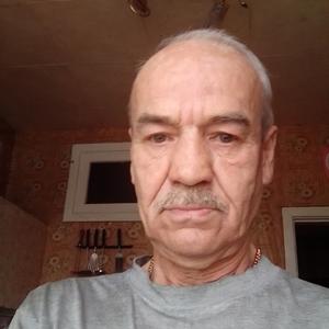 Олег, 62 года, Магадан