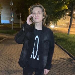 Парни в Пскове: Дмитрий, 19 - ищет девушку из Пскова