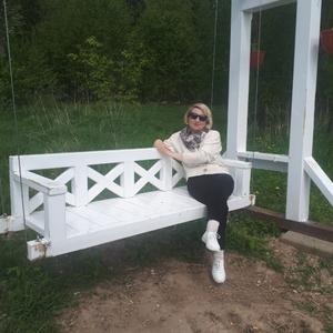 Девушки в Вологде: Ирина, 52 - ищет парня из Вологды