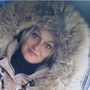 Девушки в Северске: Лариса, 31 - ищет парня из Северска