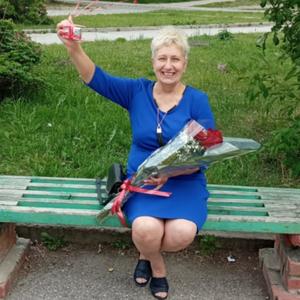 Девушки в Северске: Наталья, 61 - ищет парня из Северска
