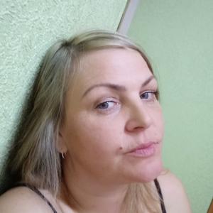 Девушки в Смоленске: Лариса, 43 - ищет парня из Смоленска
