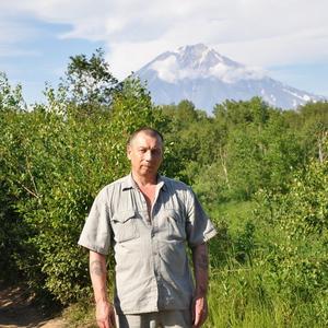 Парни в Петропавловске-Камчатском: Андрей, 63 - ищет девушку из Петропавловска-Камчатского