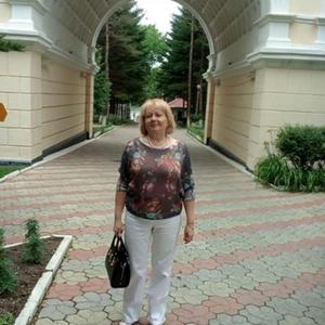 Девушки в Новороссийске: Нина Васильевна, 66 - ищет парня из Новороссийска