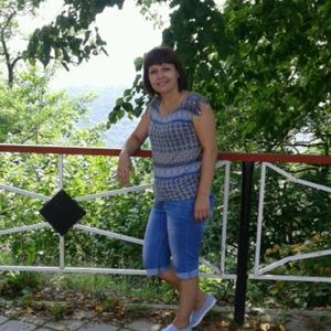 Девушки в Нижневартовске: Людмила, 49 - ищет парня из Нижневартовска