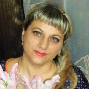 Девушки в Омске: Ольга, 48 - ищет парня из Омска