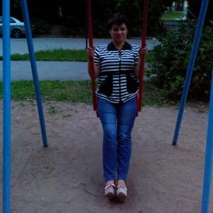 Девушки в Бердске: Елена, 49 - ищет парня из Бердска
